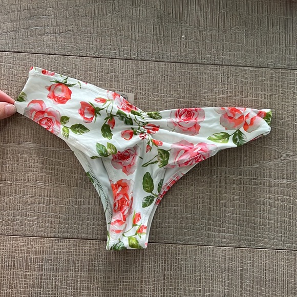 Montce White Rose Print Bikini, size XS - Picture 4 of 6
